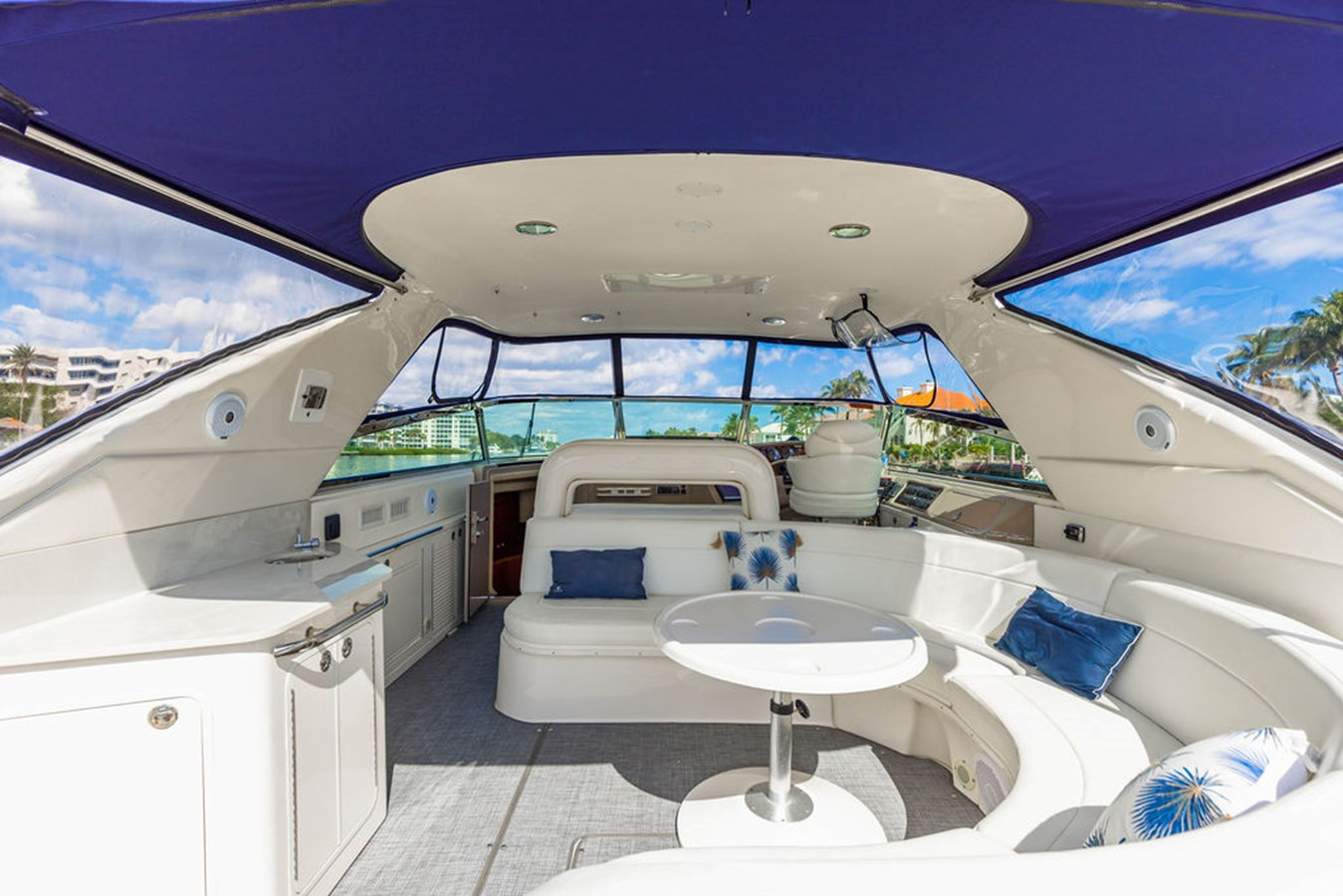 https://arconyachts.ams3.digitaloceanspaces.com/115901/conversions/large_4394016-optimize.jpg