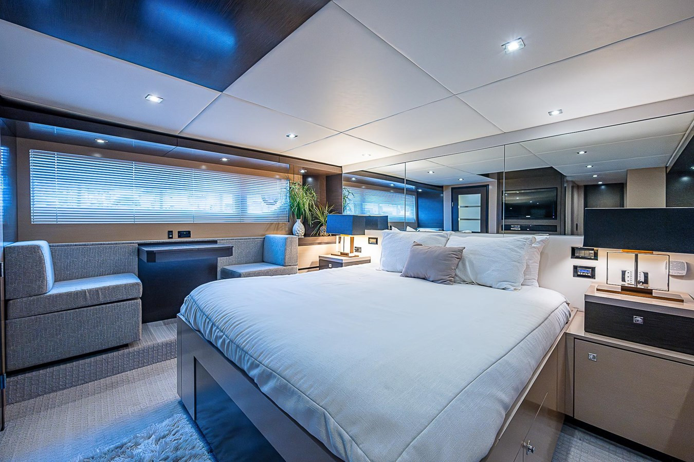https://arconyachts.ams3.digitaloceanspaces.com/115902/conversions/large_4369758-optimize.jpg