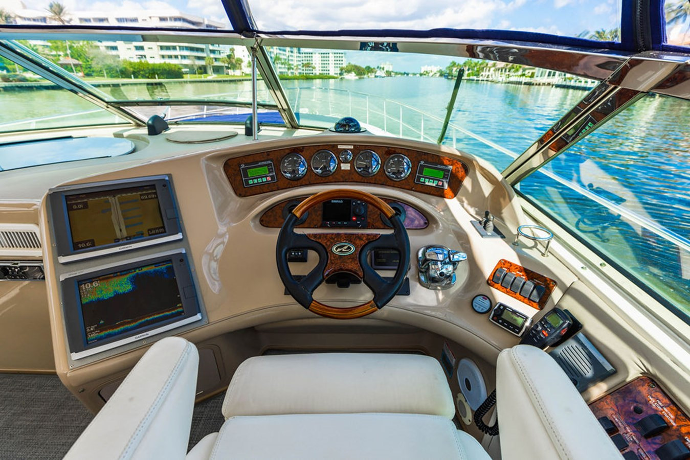 https://arconyachts.ams3.digitaloceanspaces.com/115911/conversions/large_4394019-optimize.jpg