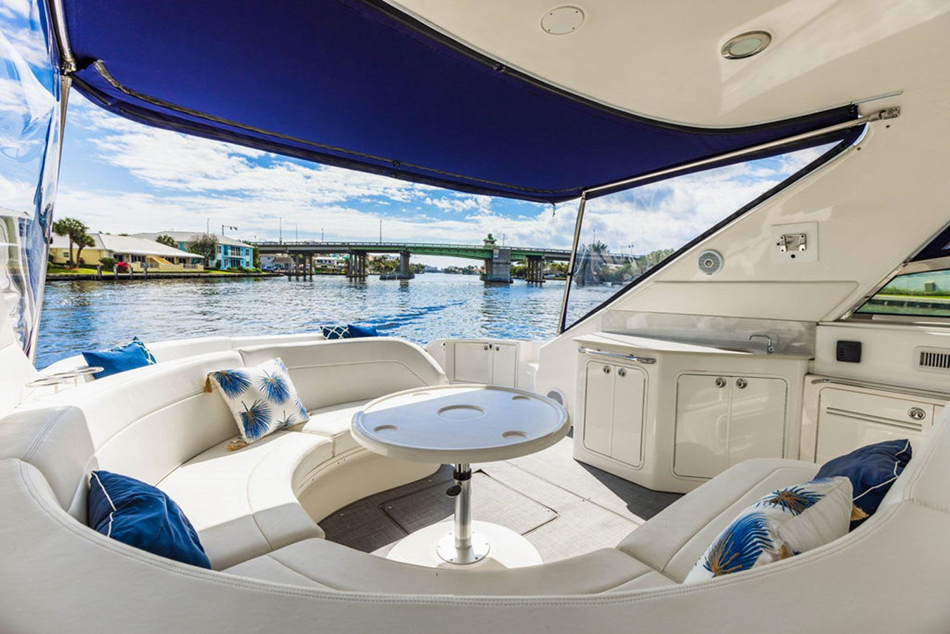 https://arconyachts.ams3.digitaloceanspaces.com/115927/conversions/large_4394026-optimize.jpg