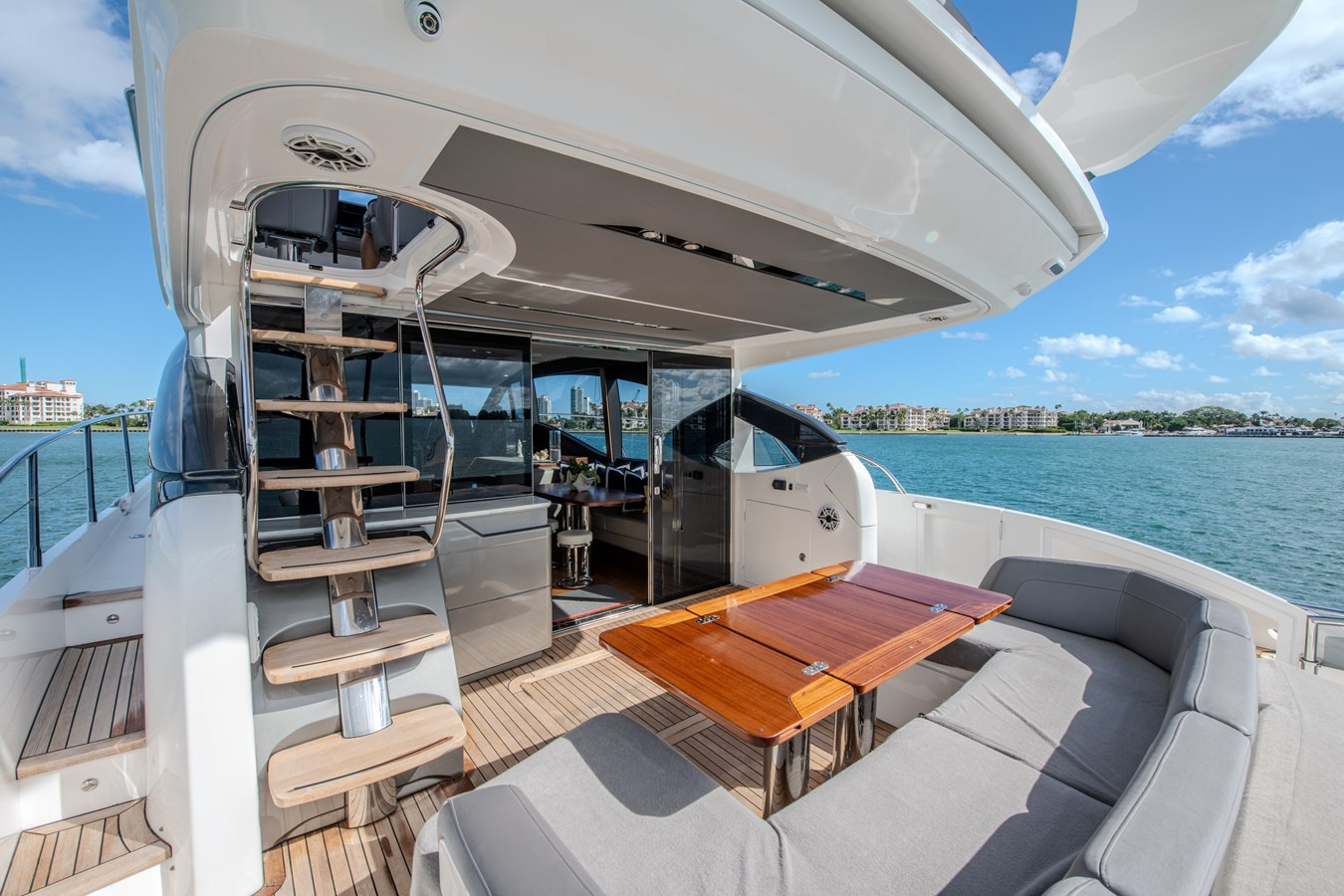 https://arconyachts.ams3.digitaloceanspaces.com/115929/conversions/large_4498760-optimize.jpg