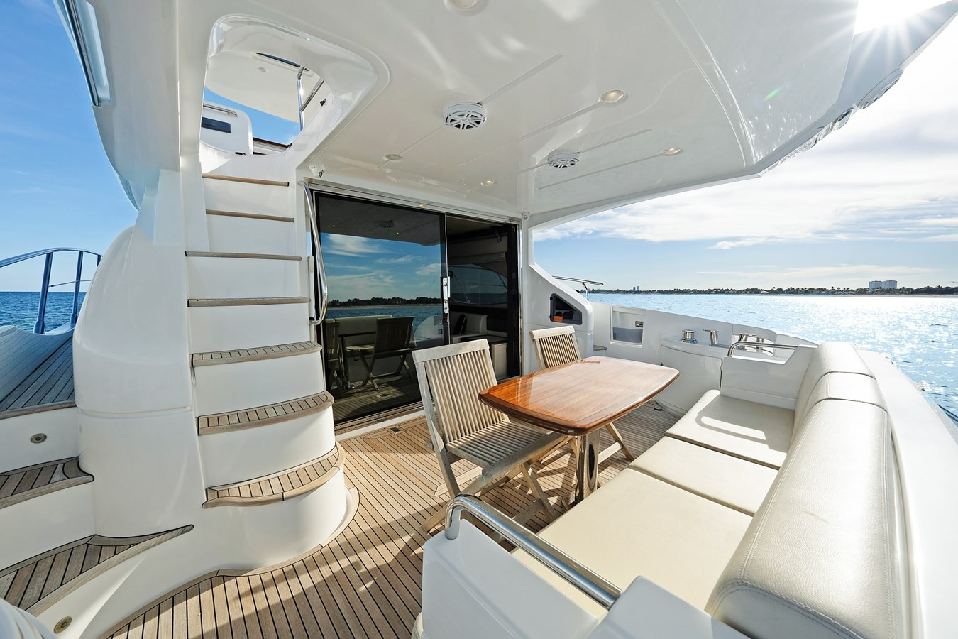 https://arconyachts.ams3.digitaloceanspaces.com/115997/conversions/large_4545598-optimize.jpg
