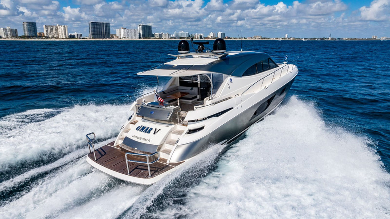 https://arconyachts.ams3.digitaloceanspaces.com/116001/conversions/large_4557138-optimize.jpg