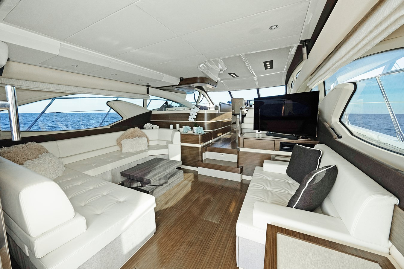 https://arconyachts.ams3.digitaloceanspaces.com/116002/conversions/large_4545600-optimize.jpg
