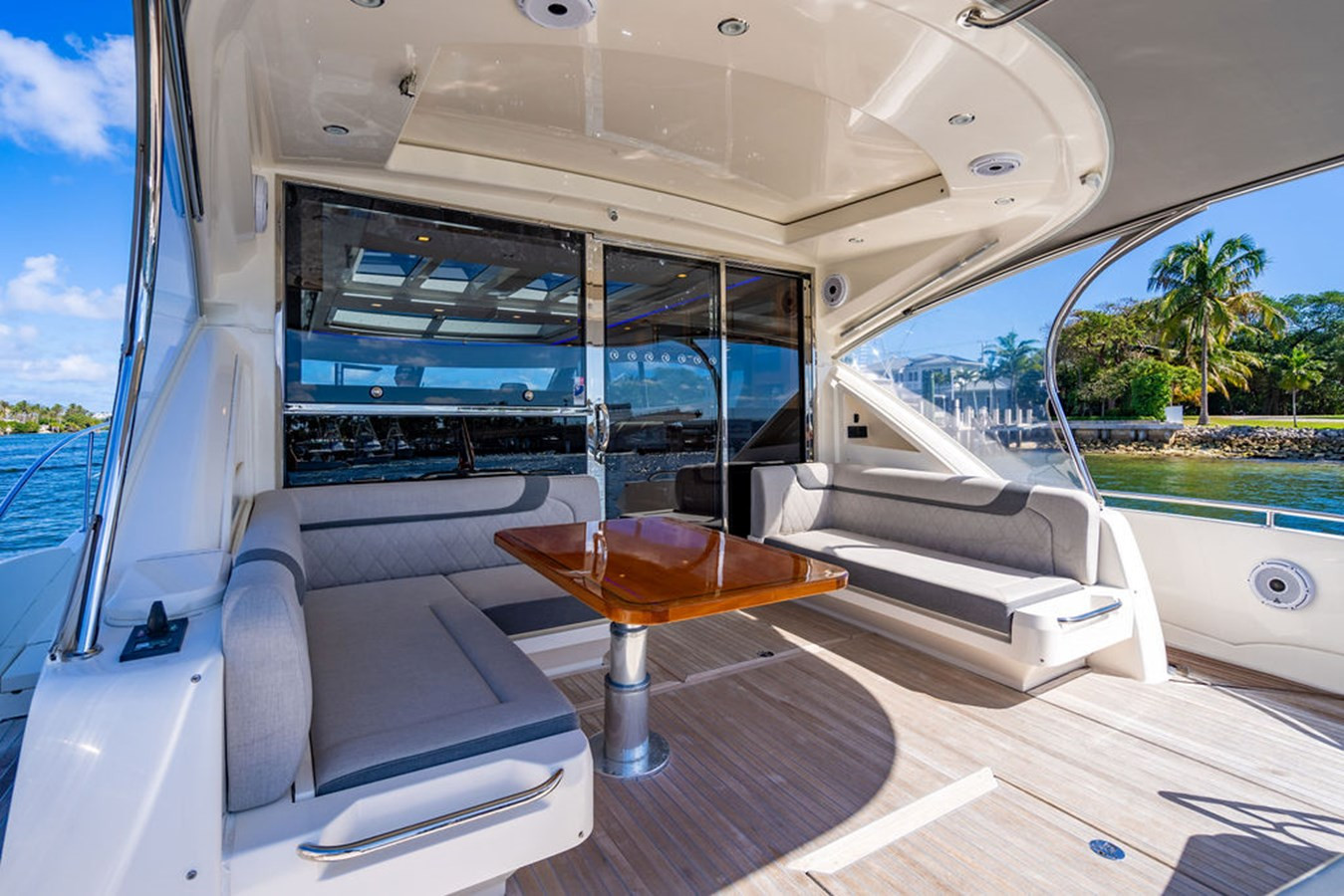 https://arconyachts.ams3.digitaloceanspaces.com/116026/conversions/large_4557152-optimize.jpg