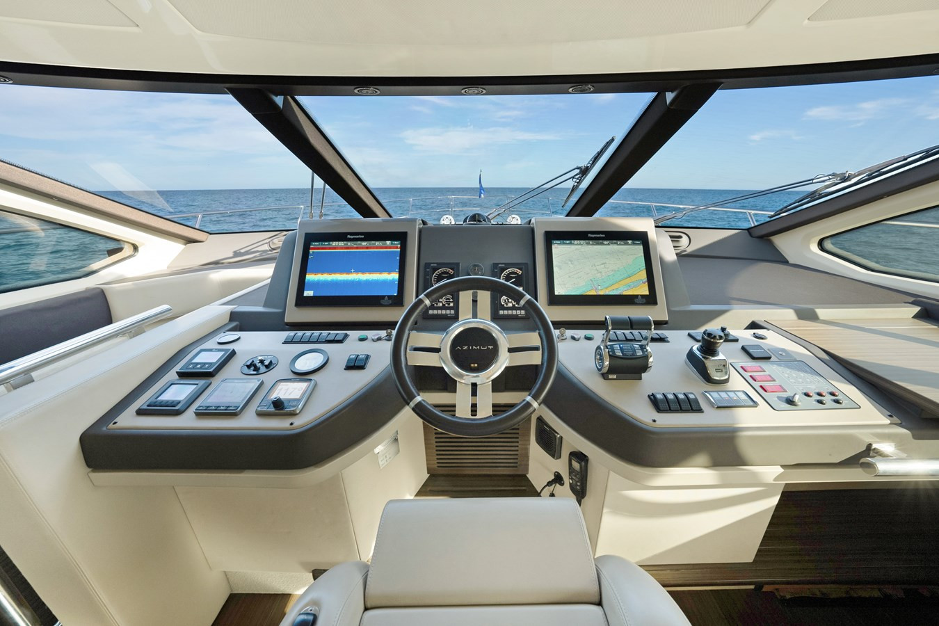https://arconyachts.ams3.digitaloceanspaces.com/116034/conversions/large_4545612-optimize.jpg