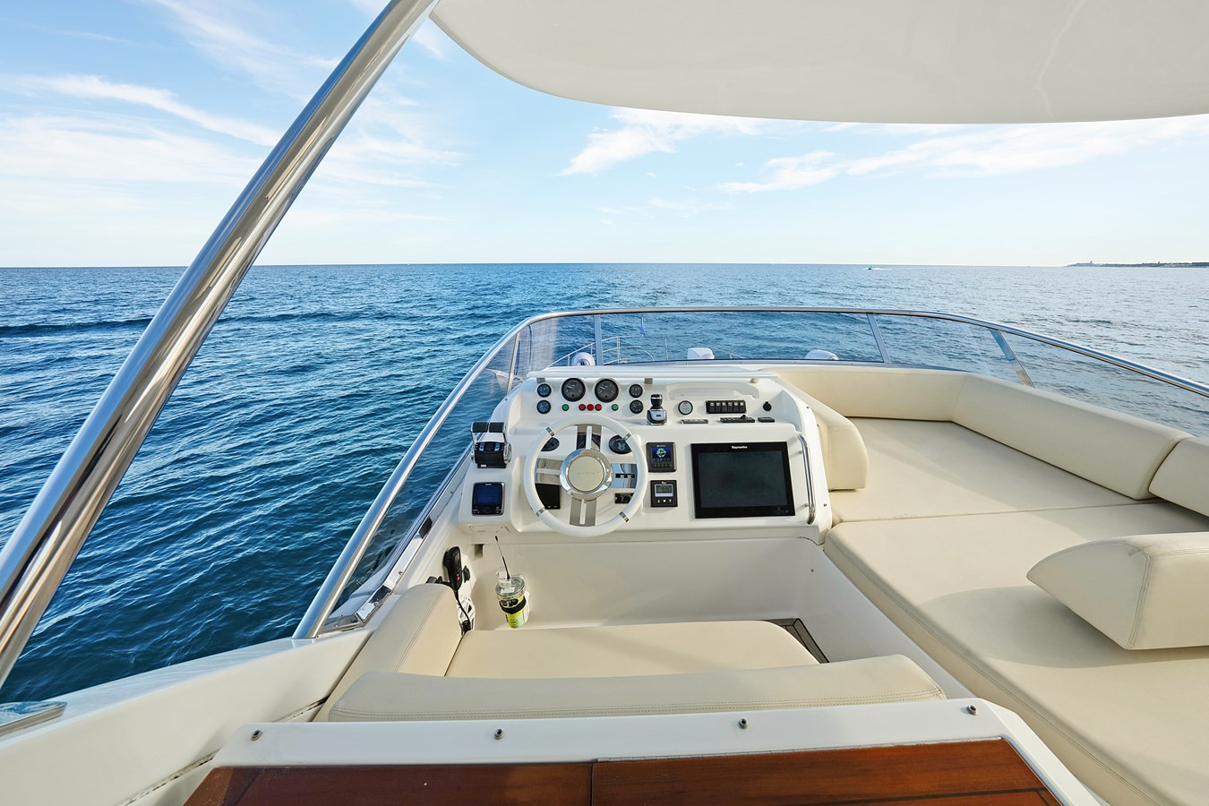 https://arconyachts.ams3.digitaloceanspaces.com/116090/conversions/large_4545631-optimize.jpg