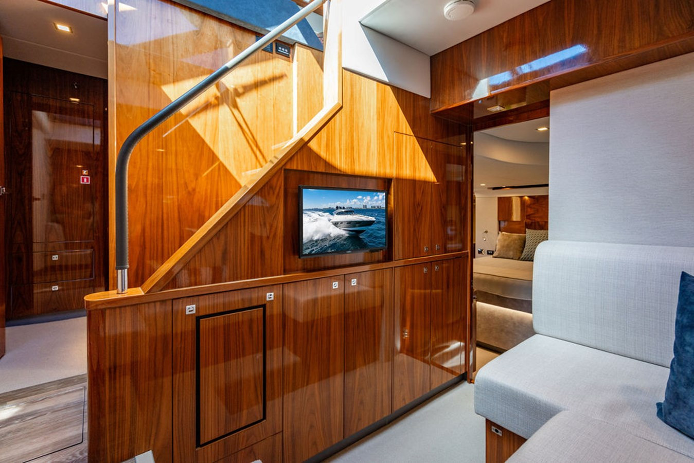 https://arconyachts.ams3.digitaloceanspaces.com/116106/conversions/large_4557148-optimize.jpg