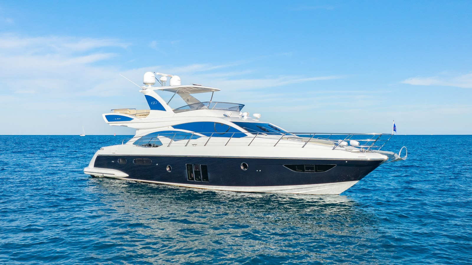 https://arconyachts.ams3.digitaloceanspaces.com/116123/conversions/large_4545642-optimize.jpg