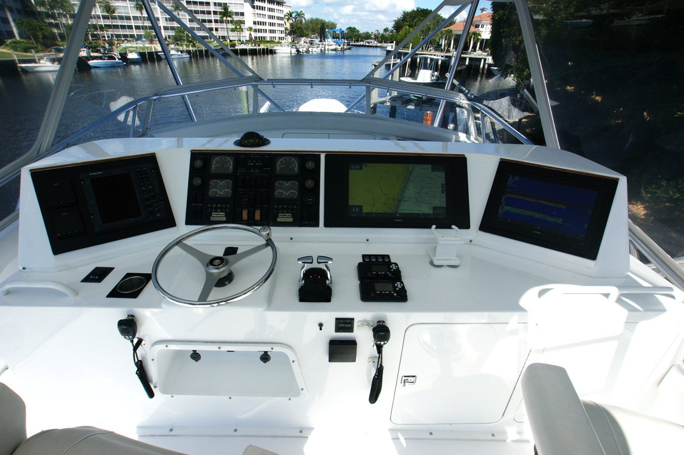 https://arconyachts.ams3.digitaloceanspaces.com/116125/conversions/large_4562897-optimize.jpg