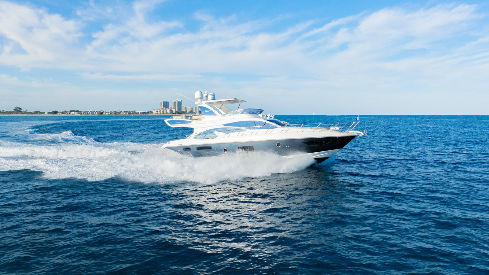 https://arconyachts.ams3.digitaloceanspaces.com/116145/conversions/large_4545649-optimize.jpg