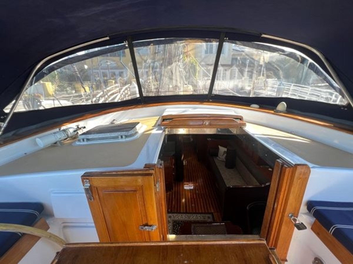 https://arconyachts.ams3.digitaloceanspaces.com/116345/conversions/large_4604206-optimize.jpg
