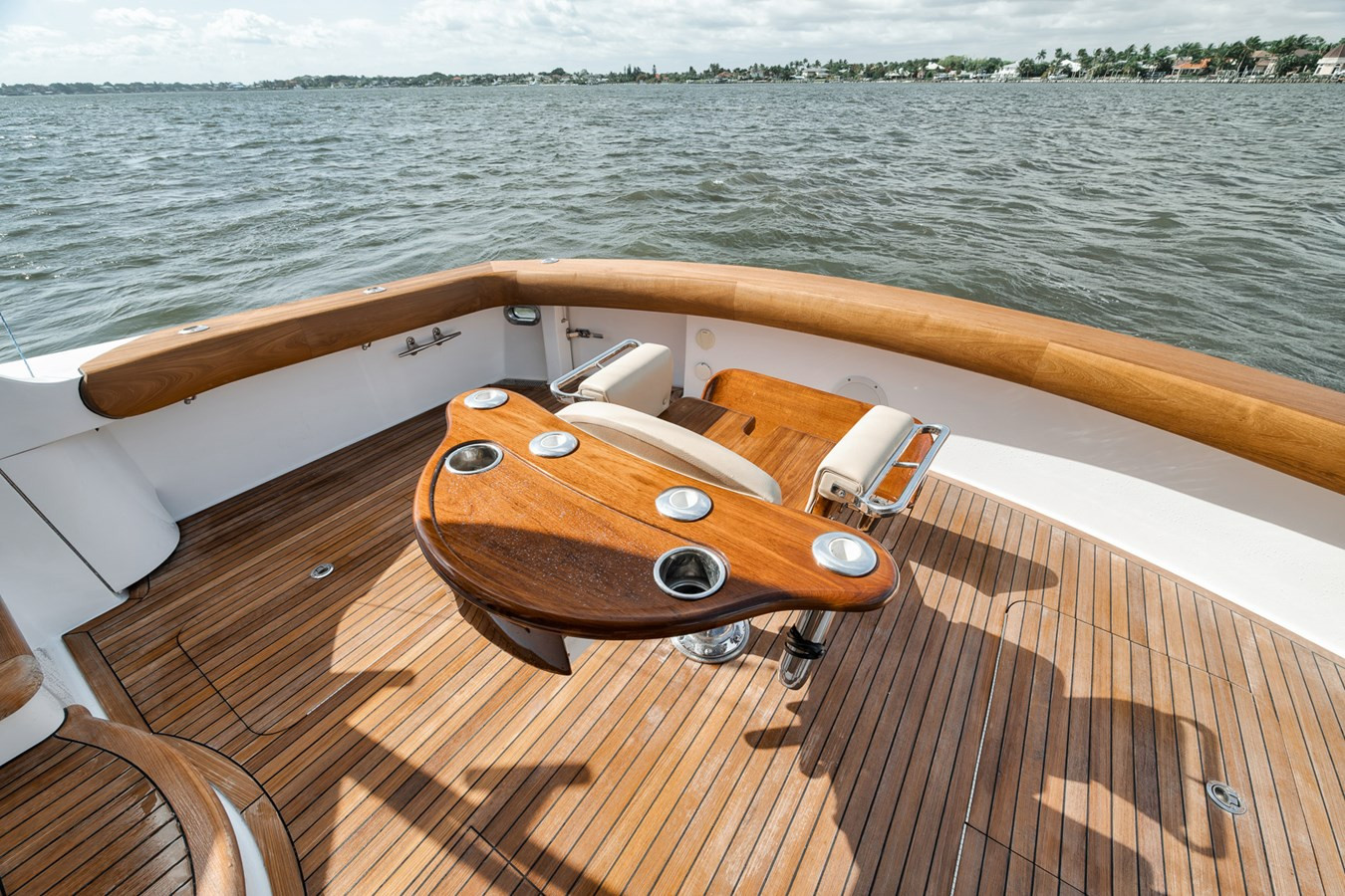 https://arconyachts.ams3.digitaloceanspaces.com/116356/conversions/large_4653057-optimize.jpg