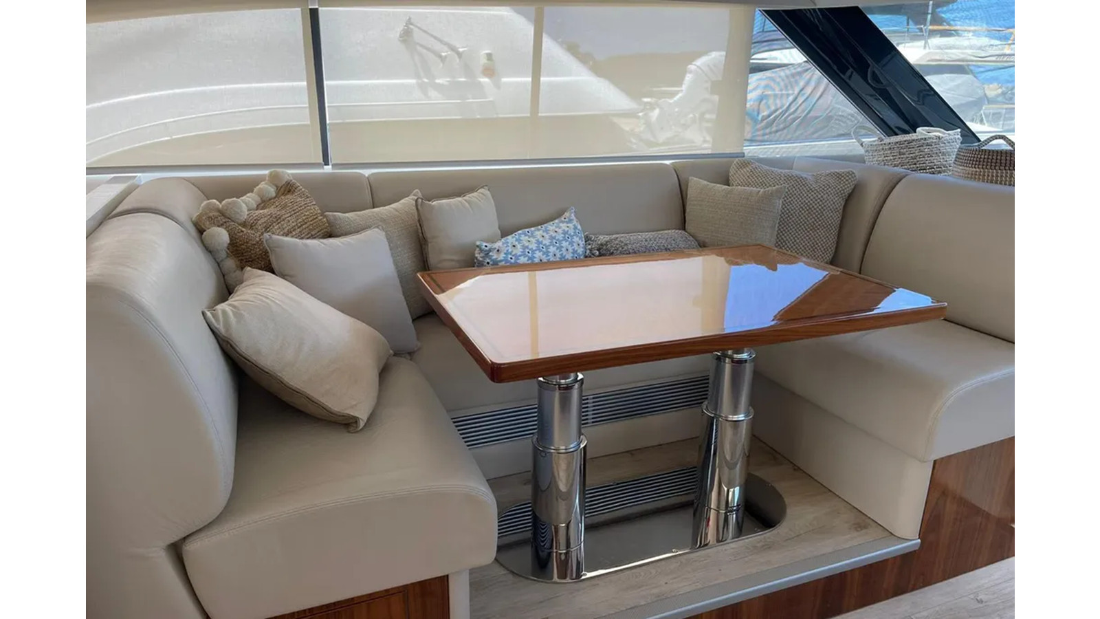 https://arconyachts.ams3.digitaloceanspaces.com/116406/conversions/large_4715909-optimize.jpg