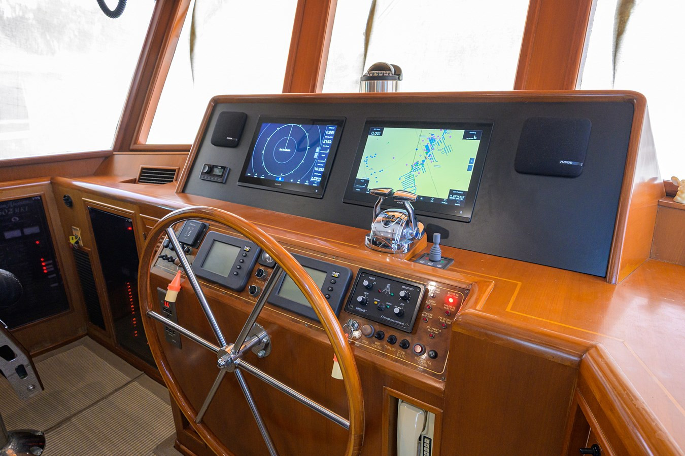 https://arconyachts.ams3.digitaloceanspaces.com/116432/conversions/large_4705468-optimize.jpg