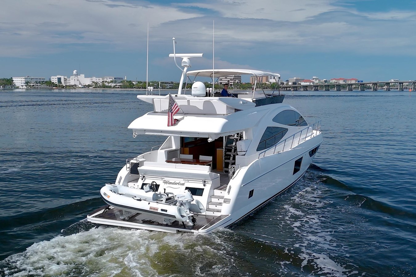 https://arconyachts.ams3.digitaloceanspaces.com/116441/conversions/large_4717824-optimize.jpg