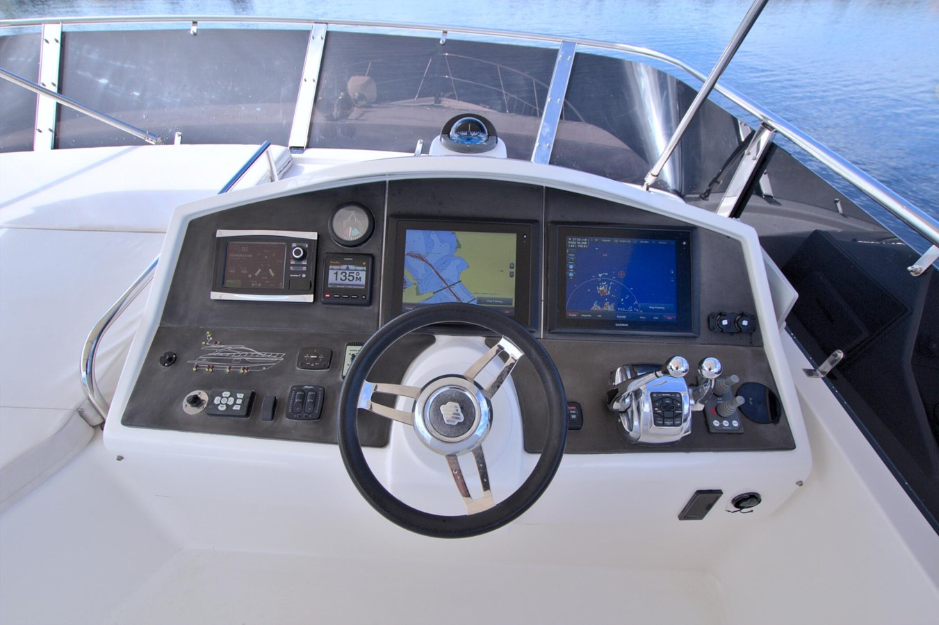 https://arconyachts.ams3.digitaloceanspaces.com/116468/conversions/large_4717833-optimize.jpg
