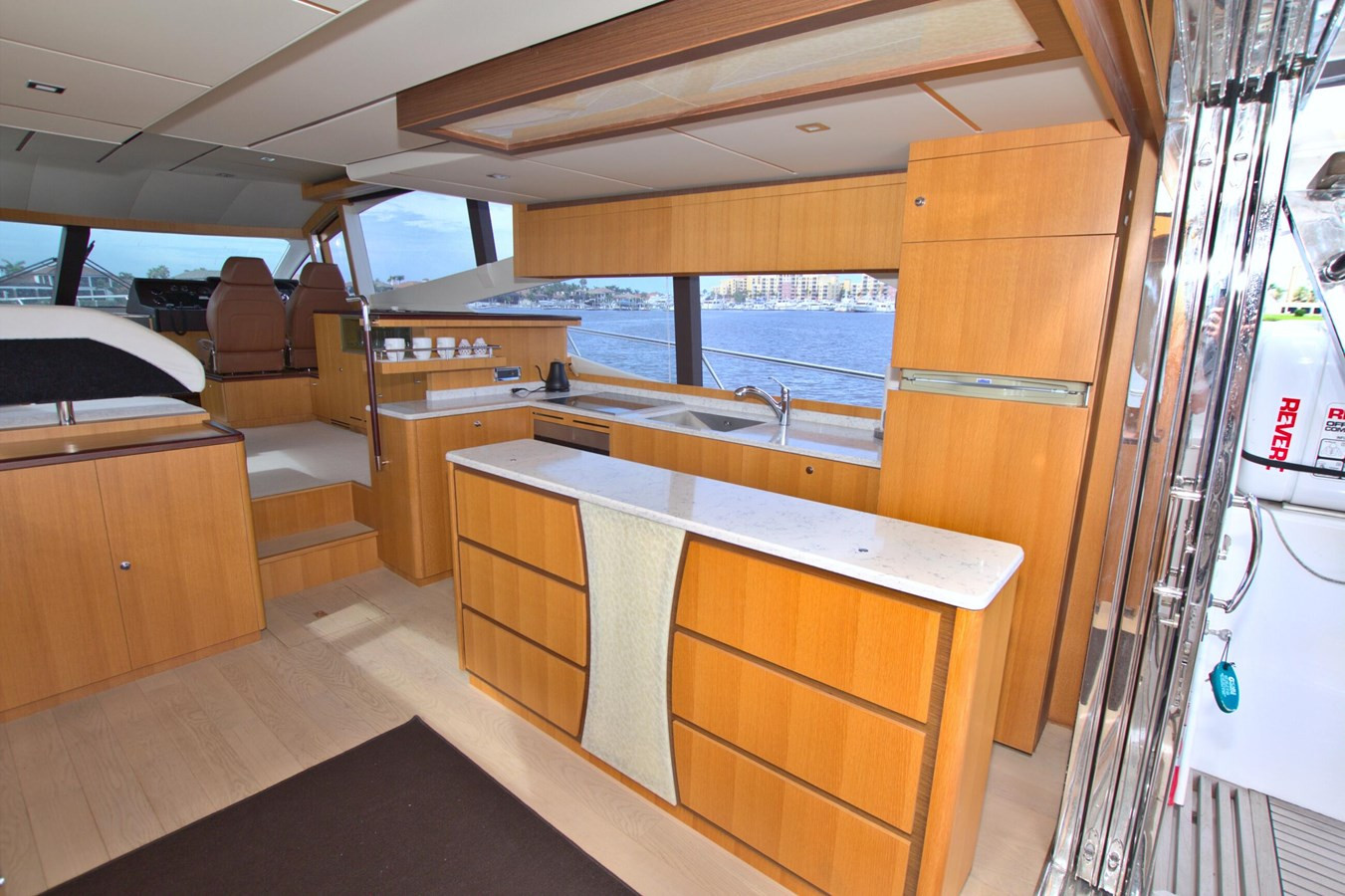 https://arconyachts.ams3.digitaloceanspaces.com/116531/conversions/large_4717865-optimize.jpg