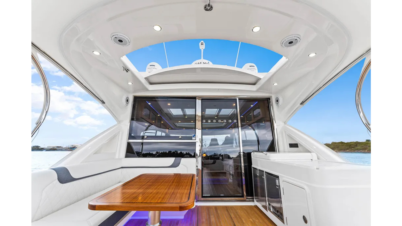 https://arconyachts.ams3.digitaloceanspaces.com/116605/conversions/large_4730924-optimize.jpg