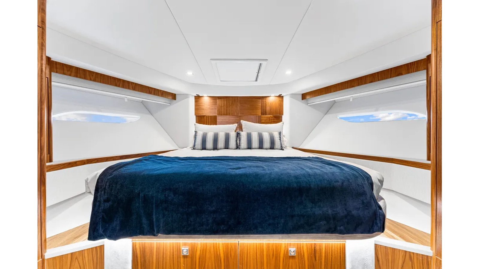 https://arconyachts.ams3.digitaloceanspaces.com/116662/conversions/large_4730942-optimize.jpg