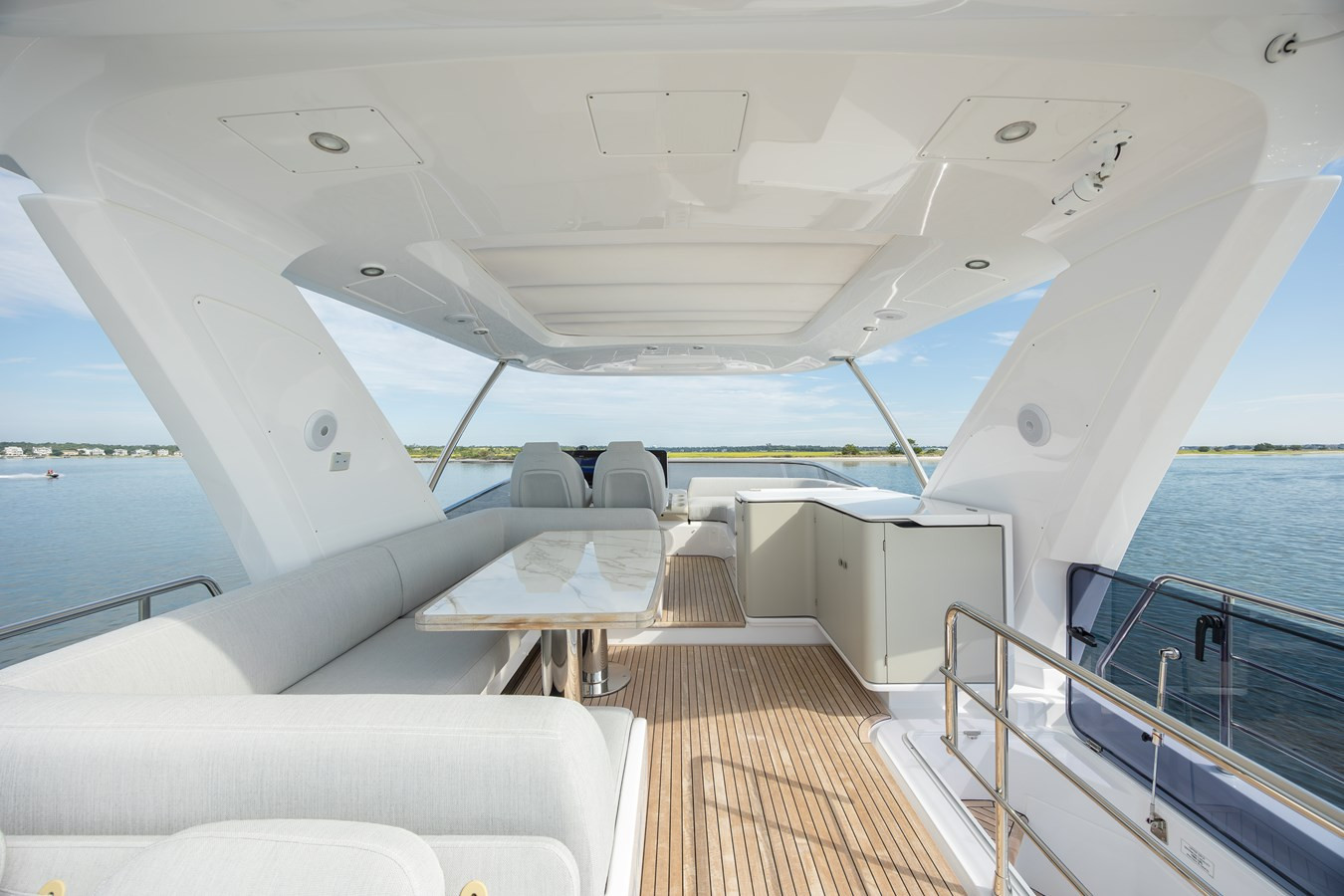 https://arconyachts.ams3.digitaloceanspaces.com/116785/conversions/large_4764725-optimize.jpg