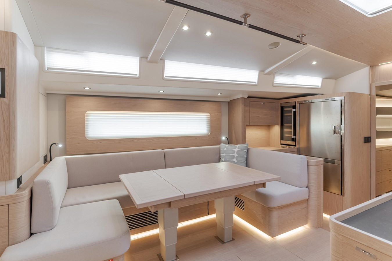 https://arconyachts.ams3.digitaloceanspaces.com/116894/conversions/large_4858477-optimize.jpg