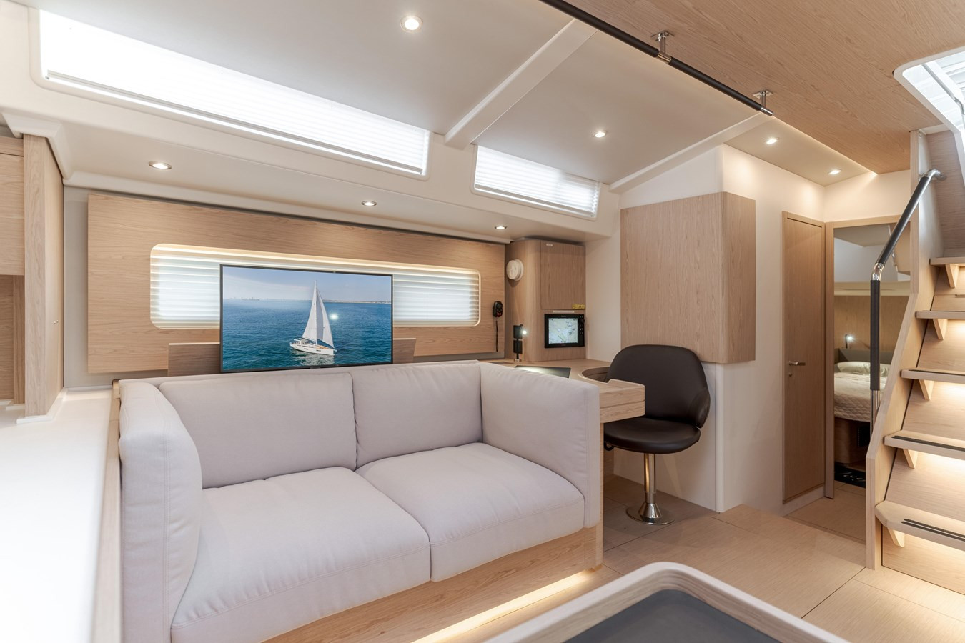 https://arconyachts.ams3.digitaloceanspaces.com/116902/conversions/large_4858480-optimize.jpg