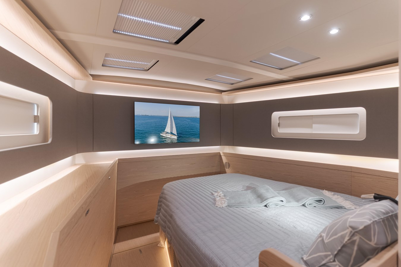 https://arconyachts.ams3.digitaloceanspaces.com/116912/conversions/large_4858485-optimize.jpg