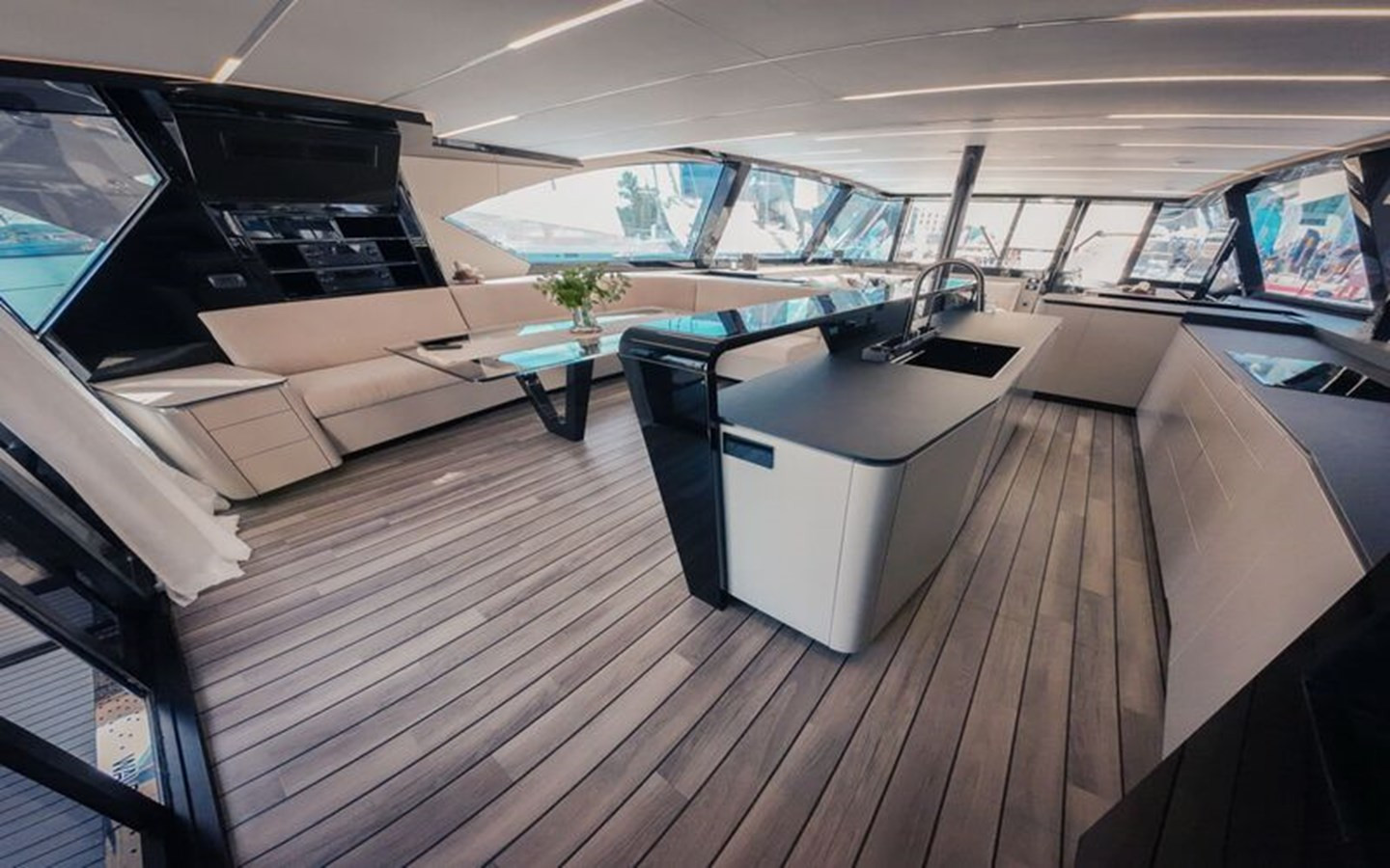 https://arconyachts.ams3.digitaloceanspaces.com/116918/conversions/large_4726220-optimize.jpg