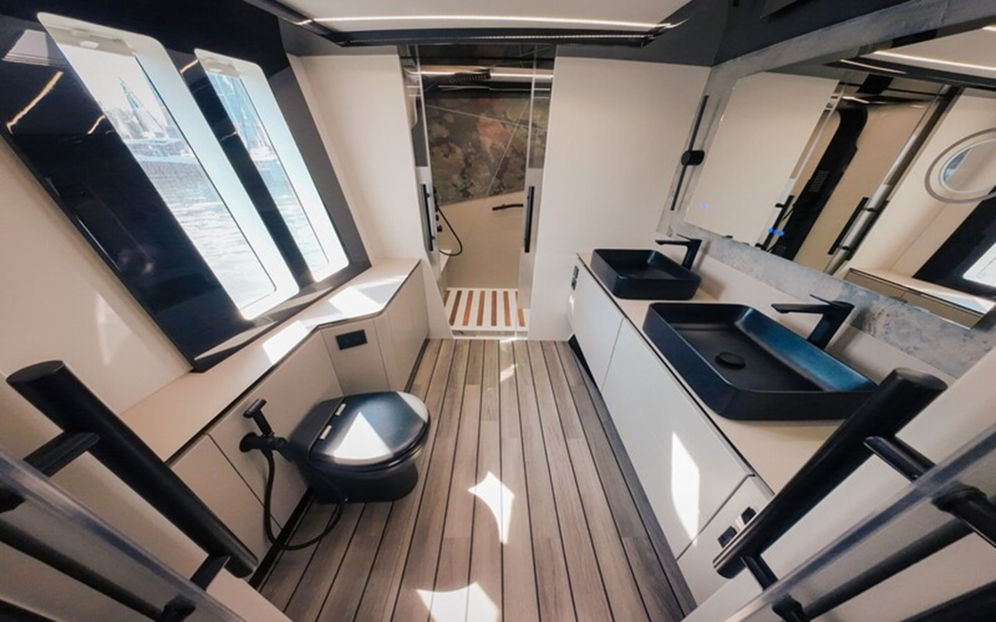 https://arconyachts.ams3.digitaloceanspaces.com/116940/conversions/large_4726227-optimize.jpg