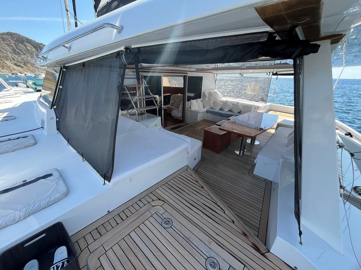 https://arconyachts.ams3.digitaloceanspaces.com/117033/conversions/large_4810379-optimize.jpg
