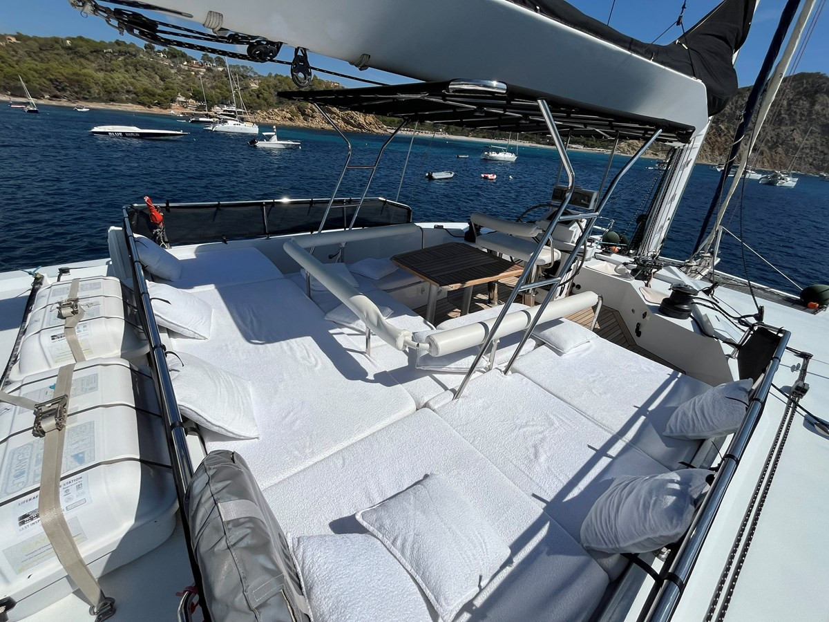 https://arconyachts.ams3.digitaloceanspaces.com/117053/conversions/large_4810374-optimize.jpg