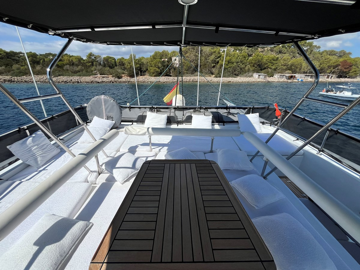 https://arconyachts.ams3.digitaloceanspaces.com/117062/conversions/large_4810375-optimize.jpg