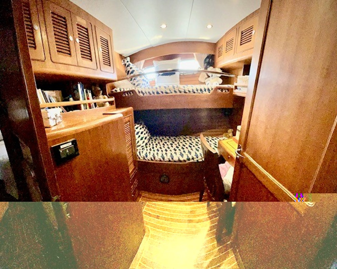 https://arconyachts.ams3.digitaloceanspaces.com/117067/conversions/large_4148543-optimize.jpg