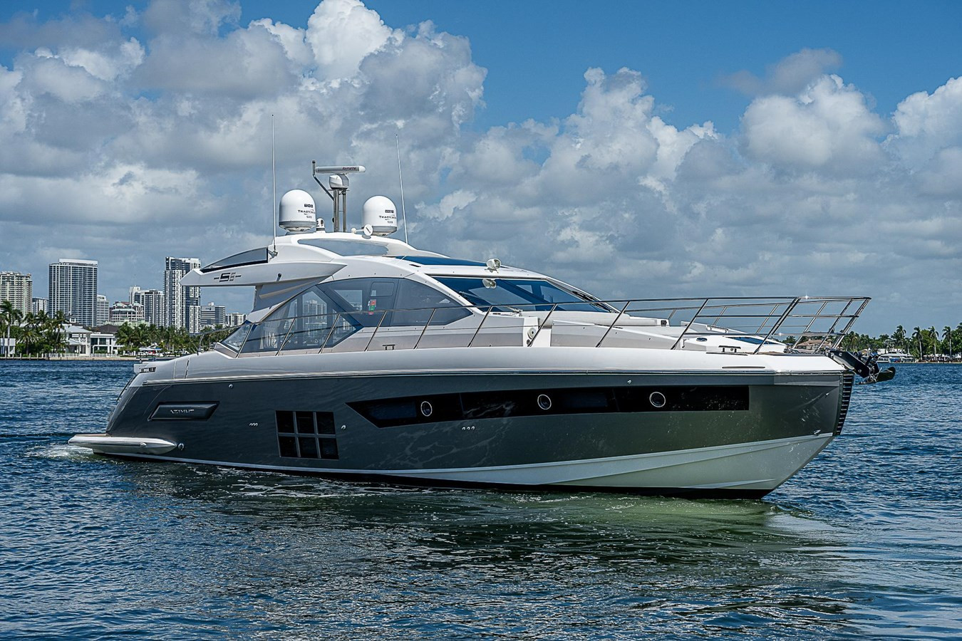 https://arconyachts.ams3.digitaloceanspaces.com/117094/conversions/large_4389272-optimize.jpg
