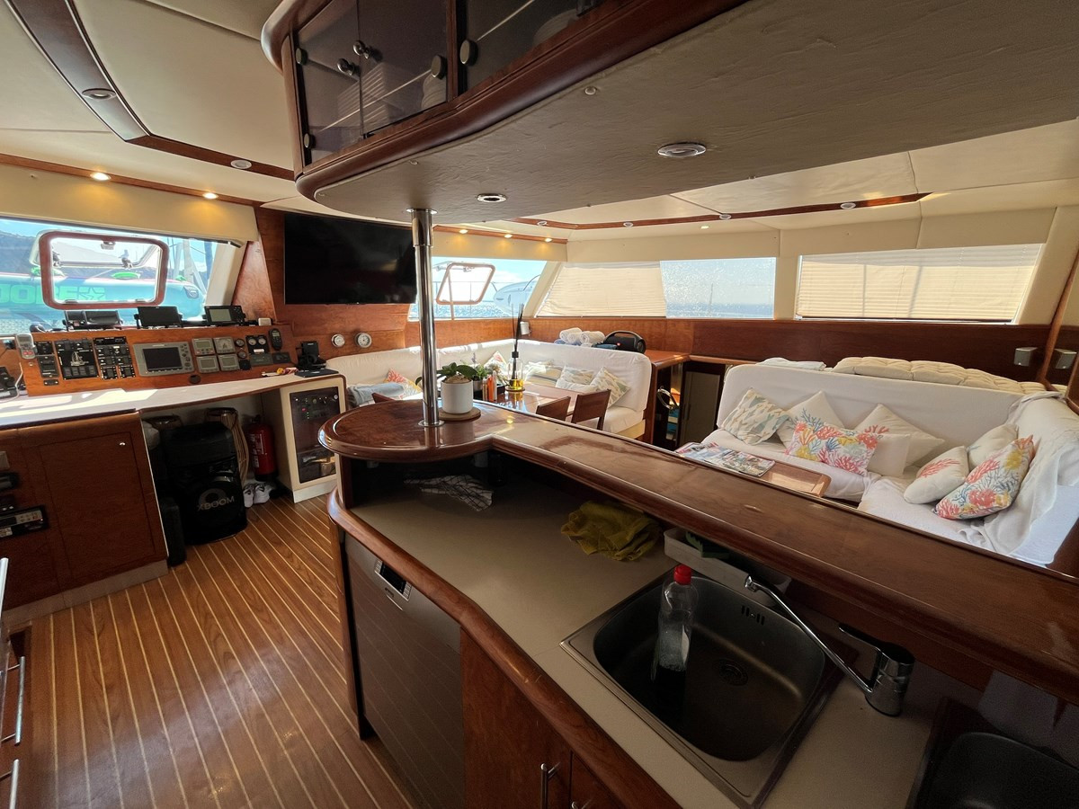 https://arconyachts.ams3.digitaloceanspaces.com/117100/conversions/large_4810394-optimize.jpg