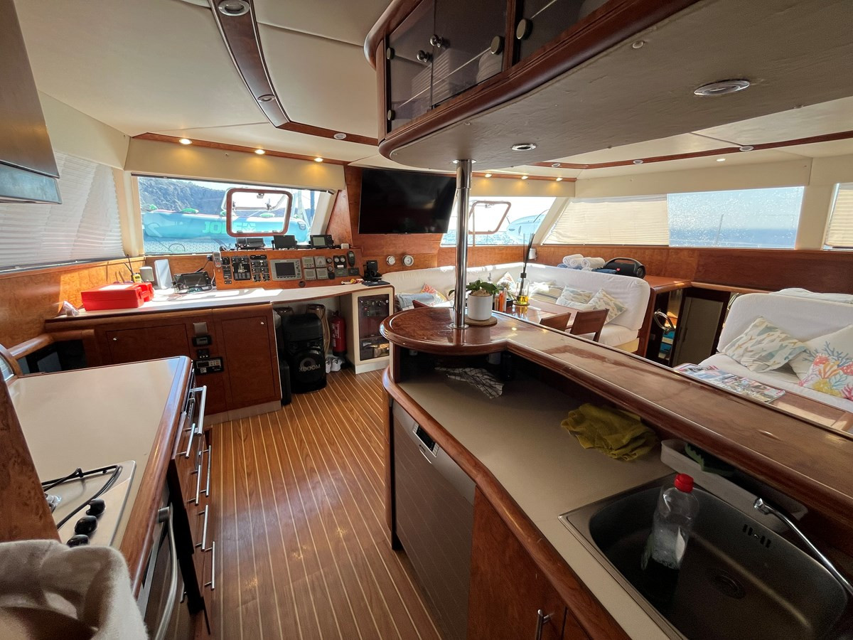 https://arconyachts.ams3.digitaloceanspaces.com/117103/conversions/large_4810395-optimize.jpg