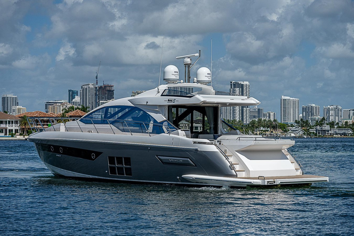 https://arconyachts.ams3.digitaloceanspaces.com/117104/conversions/large_4389275-optimize.jpg