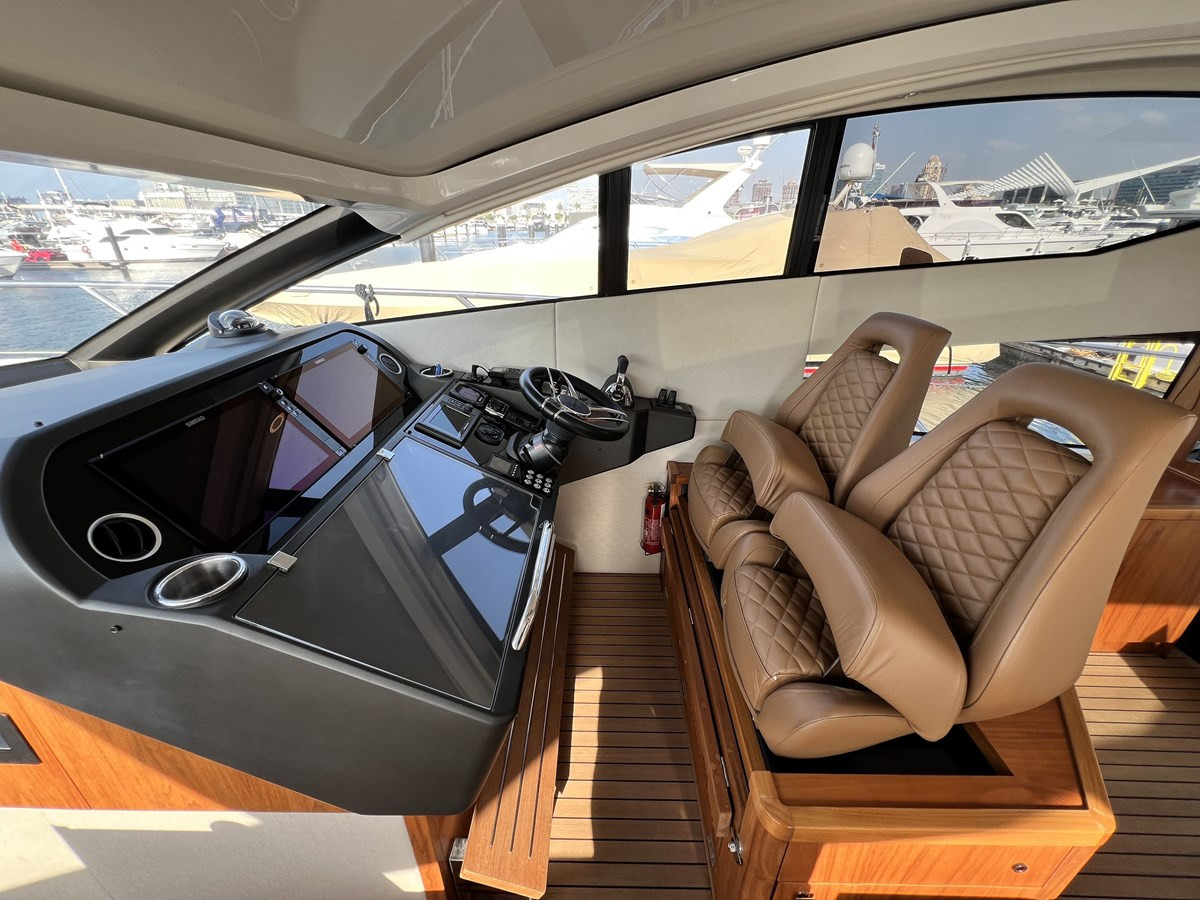 https://arconyachts.ams3.digitaloceanspaces.com/117114/conversions/large_4171308-optimize.jpg
