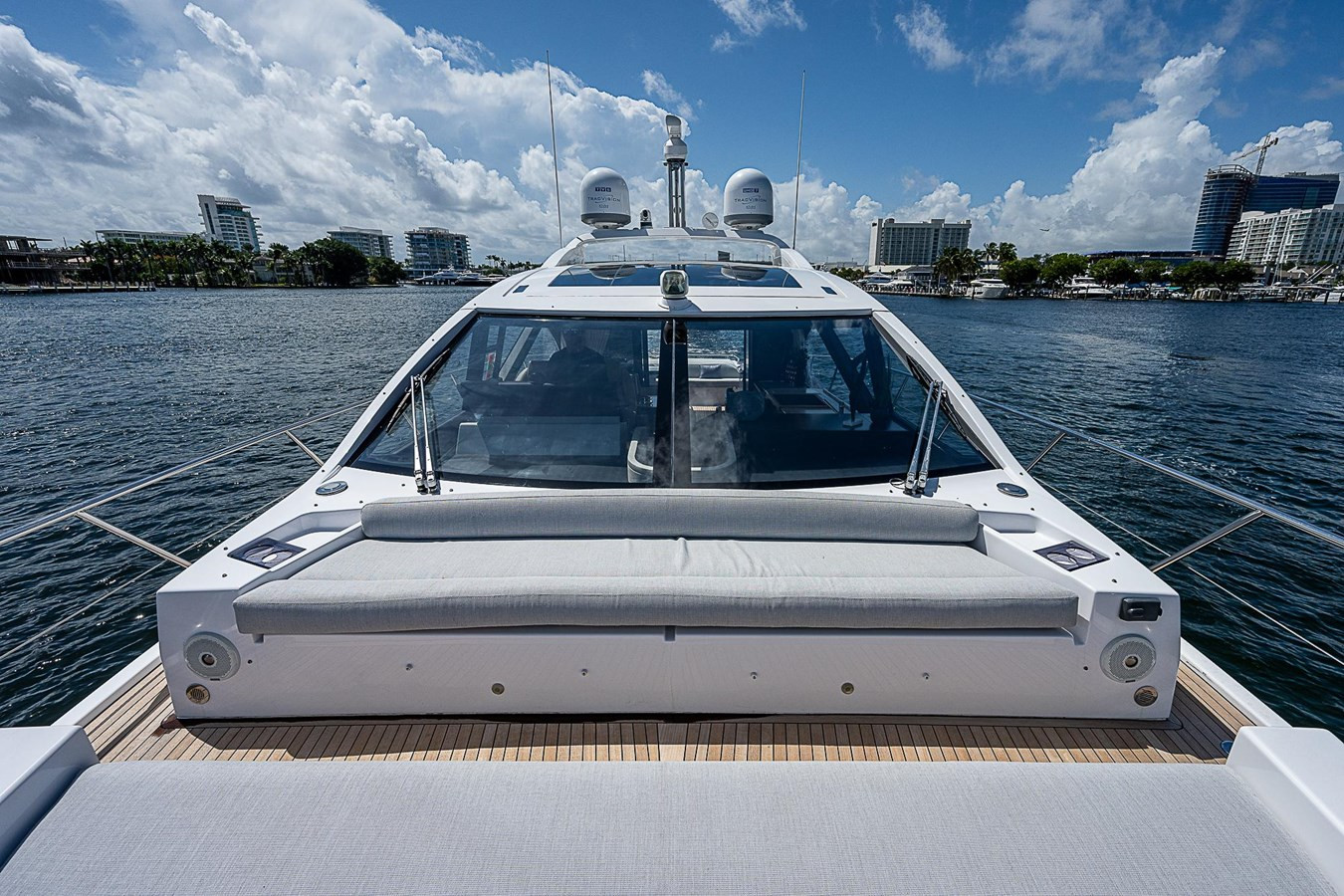 https://arconyachts.ams3.digitaloceanspaces.com/117149/conversions/large_4389290-optimize.jpg