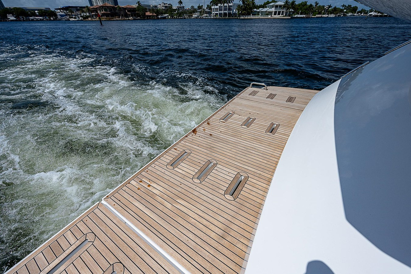 https://arconyachts.ams3.digitaloceanspaces.com/117161/conversions/large_4389294-optimize.jpg