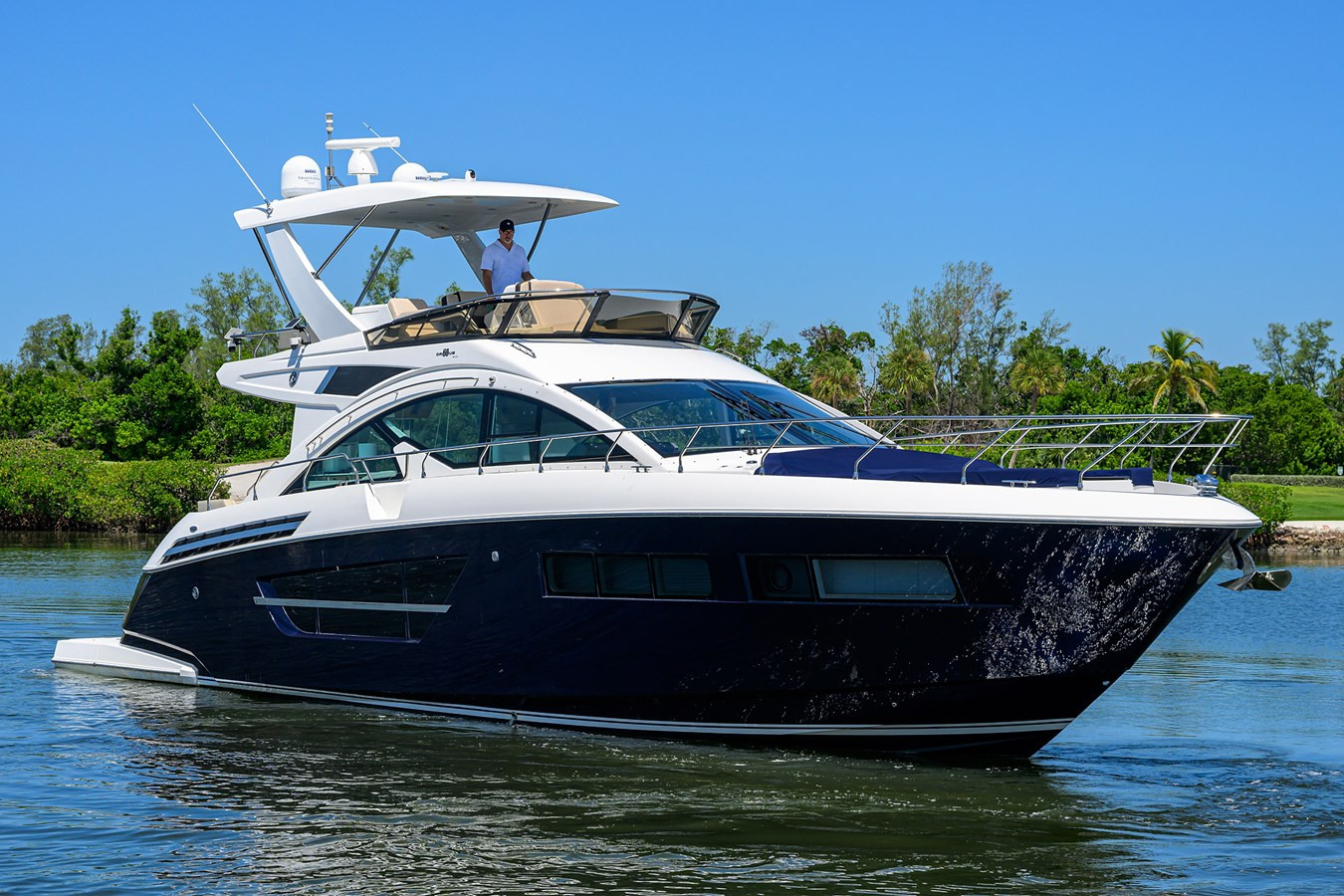 https://arconyachts.ams3.digitaloceanspaces.com/117172/conversions/large_4782846-optimize.jpg