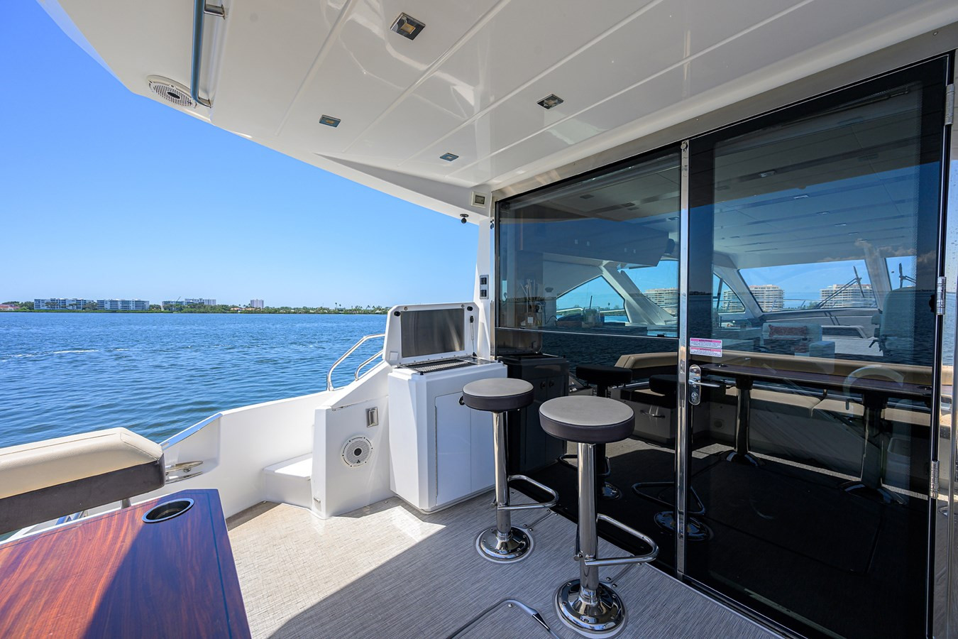 https://arconyachts.ams3.digitaloceanspaces.com/117190/conversions/large_4782852-optimize.jpg