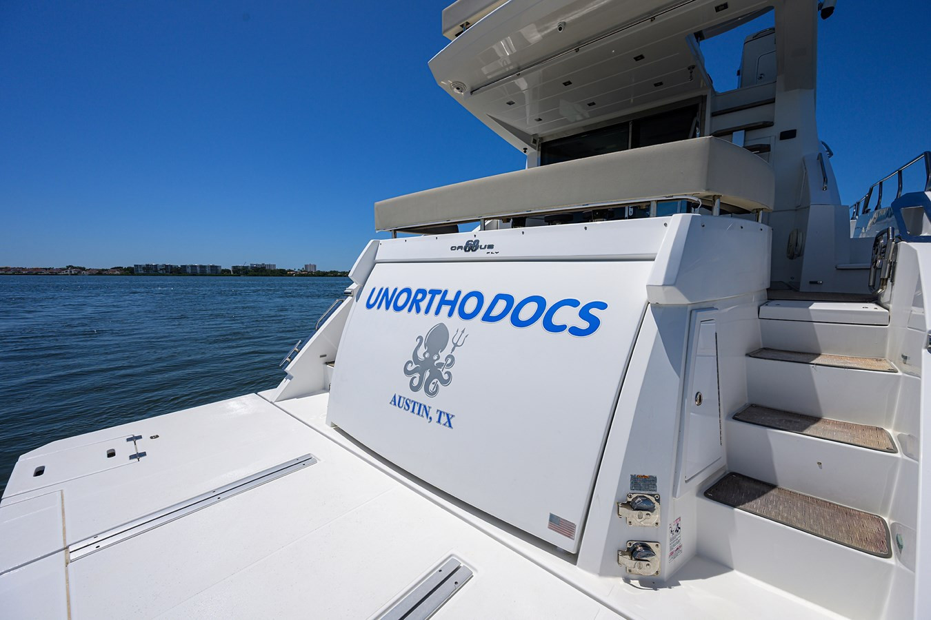 https://arconyachts.ams3.digitaloceanspaces.com/117201/conversions/large_4782856-optimize.jpg