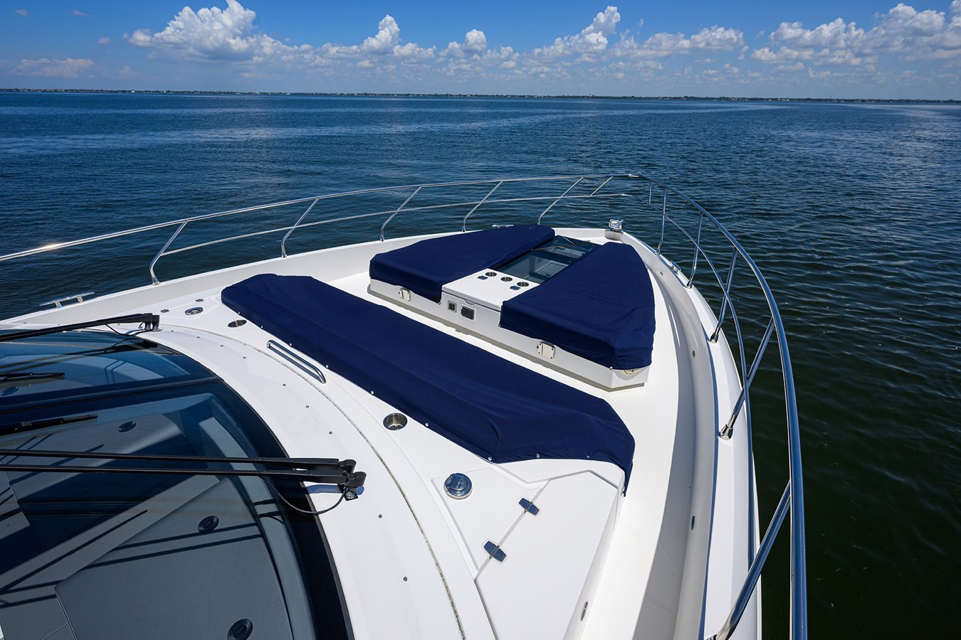 https://arconyachts.ams3.digitaloceanspaces.com/117204/conversions/large_4782857-optimize.jpg