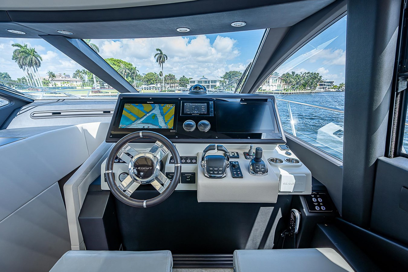 https://arconyachts.ams3.digitaloceanspaces.com/117211/conversions/large_4389310-optimize.jpg