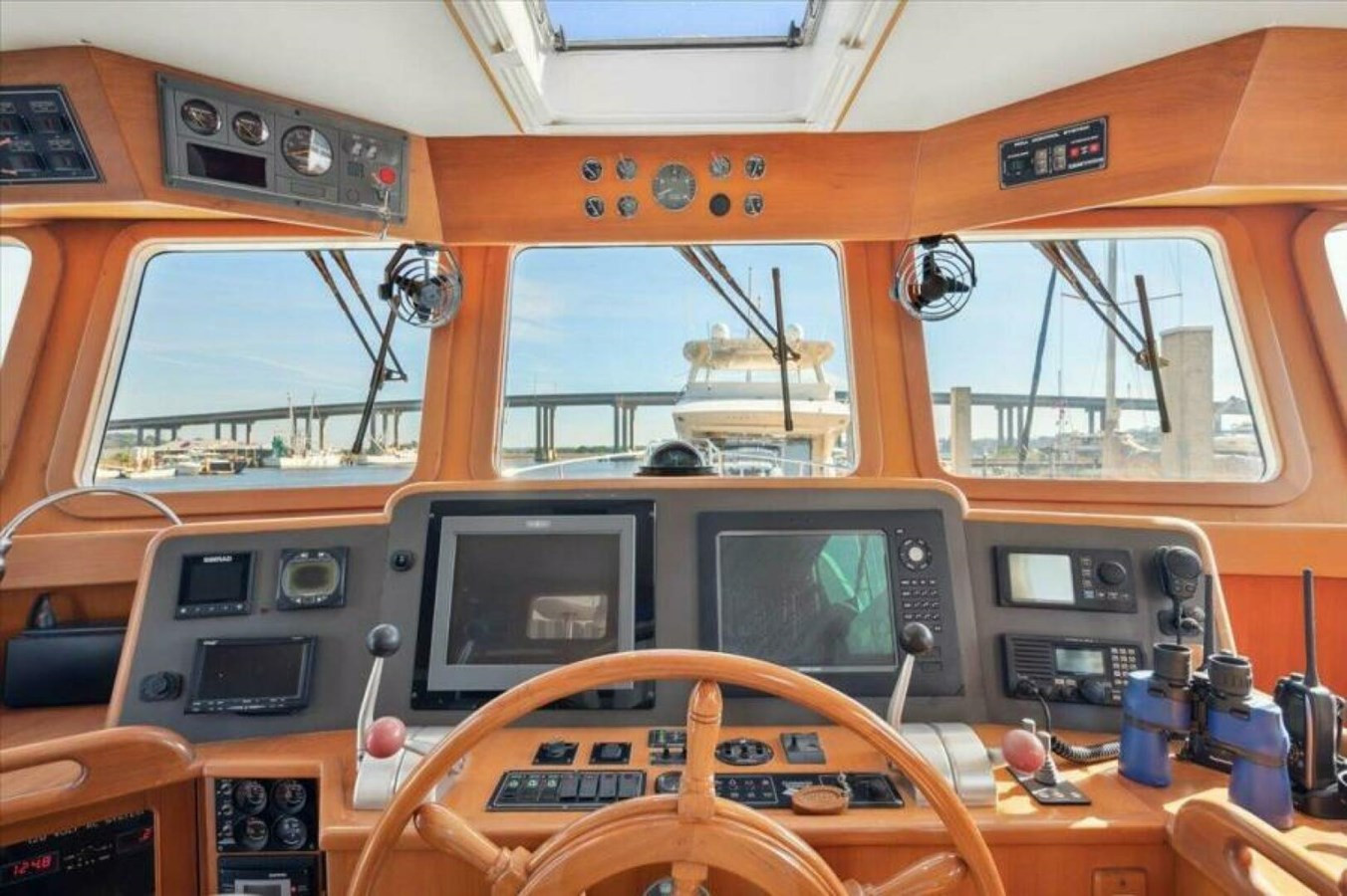 https://arconyachts.ams3.digitaloceanspaces.com/117212/conversions/large_4855170-optimize.jpg
