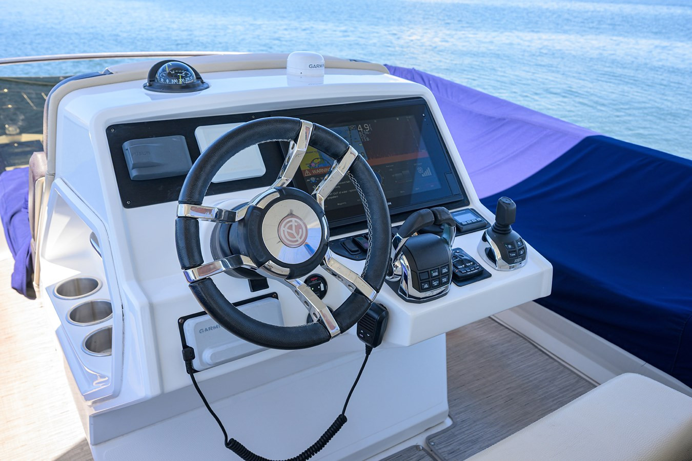 https://arconyachts.ams3.digitaloceanspaces.com/117225/conversions/large_4782864-optimize.jpg