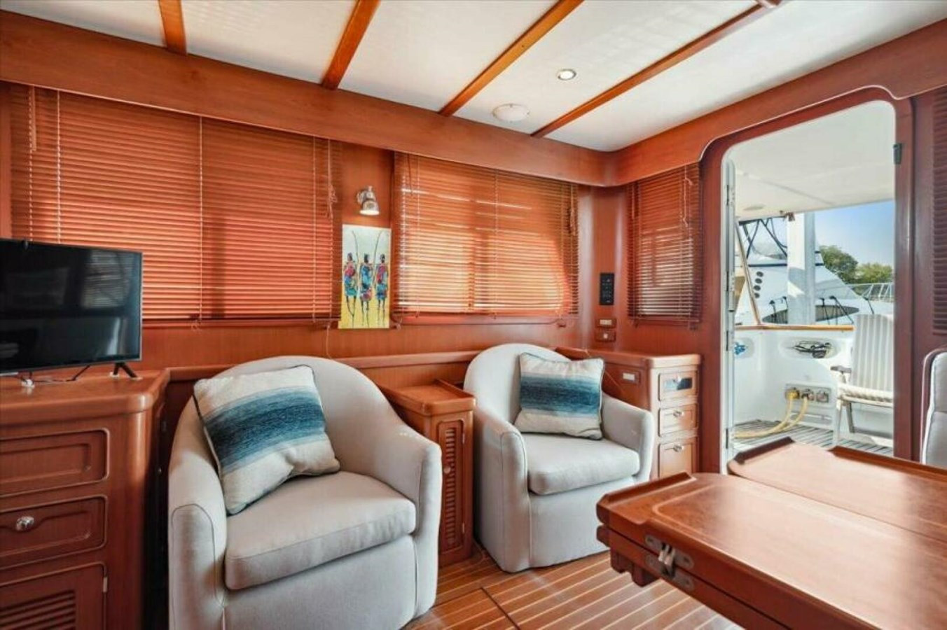 https://arconyachts.ams3.digitaloceanspaces.com/117227/conversions/large_4855175-optimize.jpg