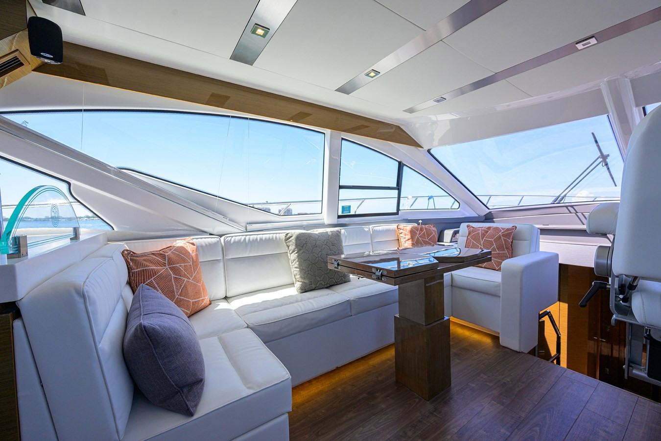 https://arconyachts.ams3.digitaloceanspaces.com/117240/conversions/large_4782869-optimize.jpg